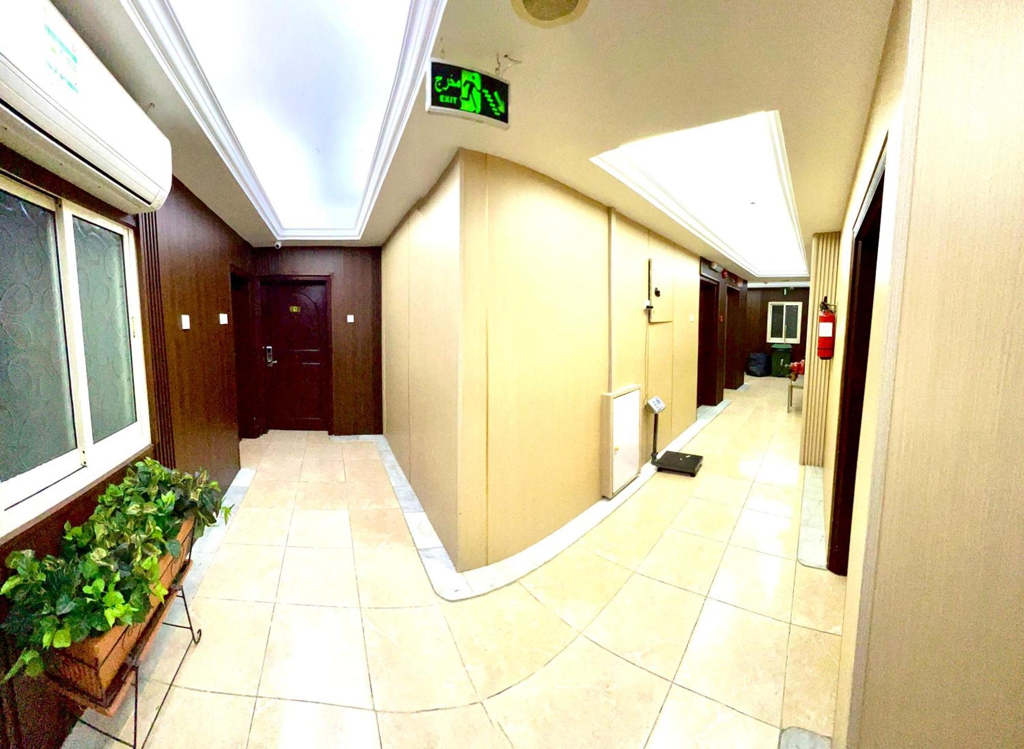 דובאי Al Ahrar Hotel מראה חיצוני תמונה