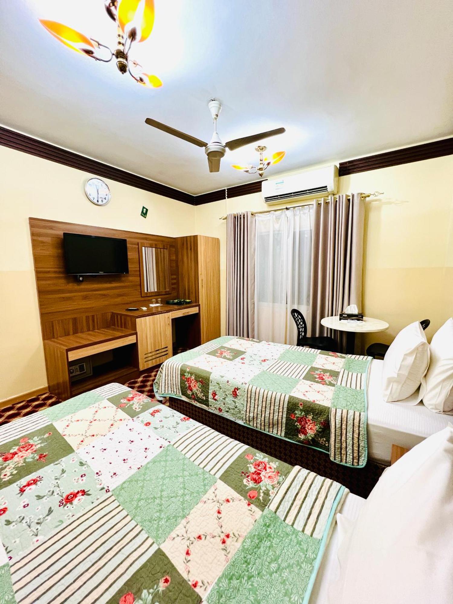 דובאי Al Ahrar Hotel מראה חיצוני תמונה