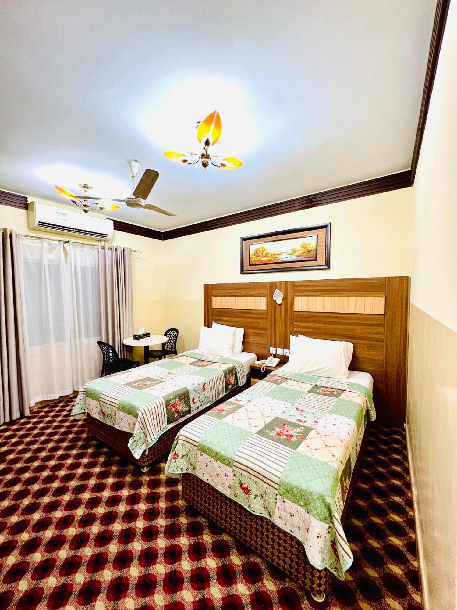 דובאי Al Ahrar Hotel מראה חיצוני תמונה