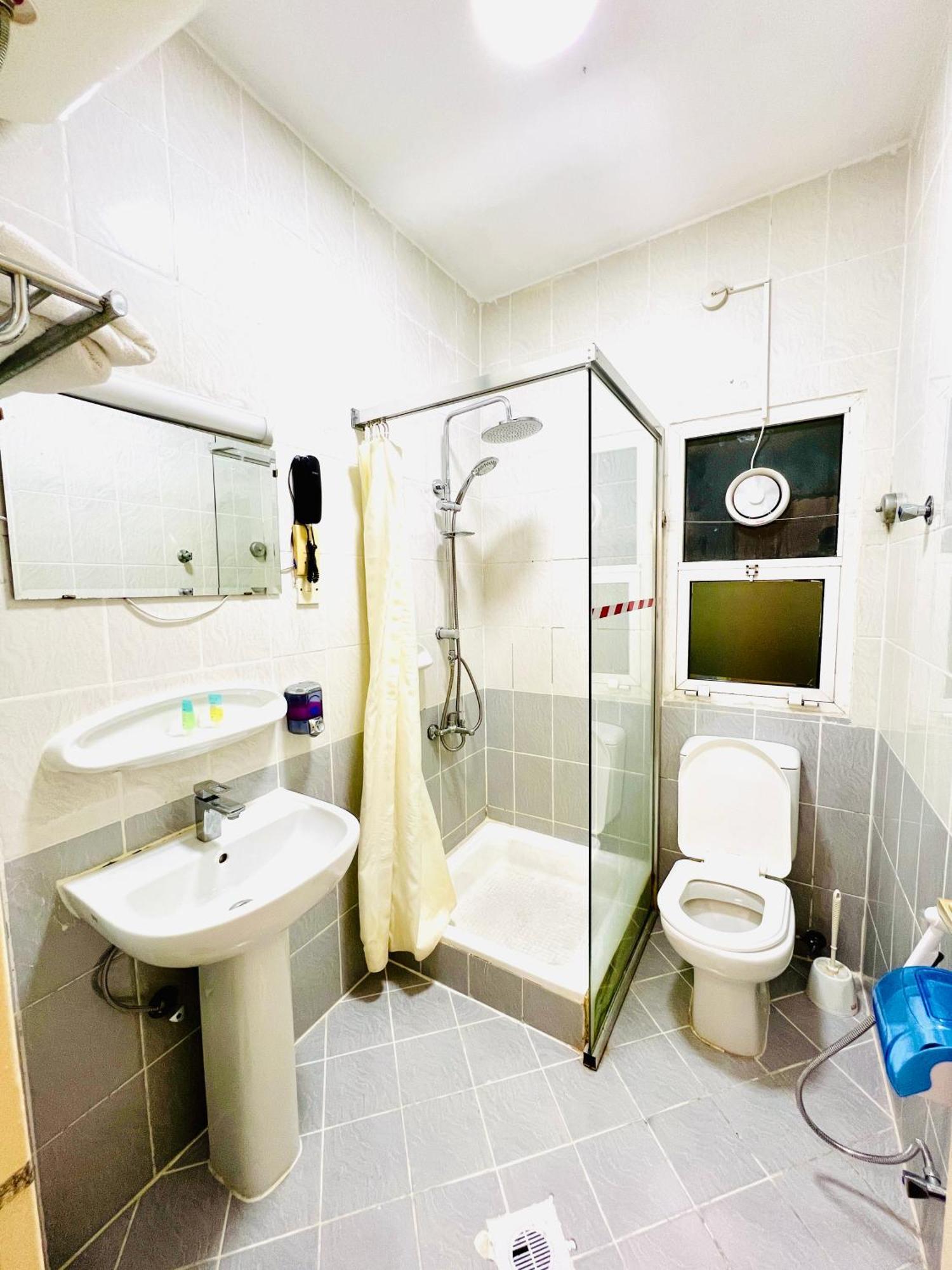 דובאי Al Ahrar Hotel מראה חיצוני תמונה